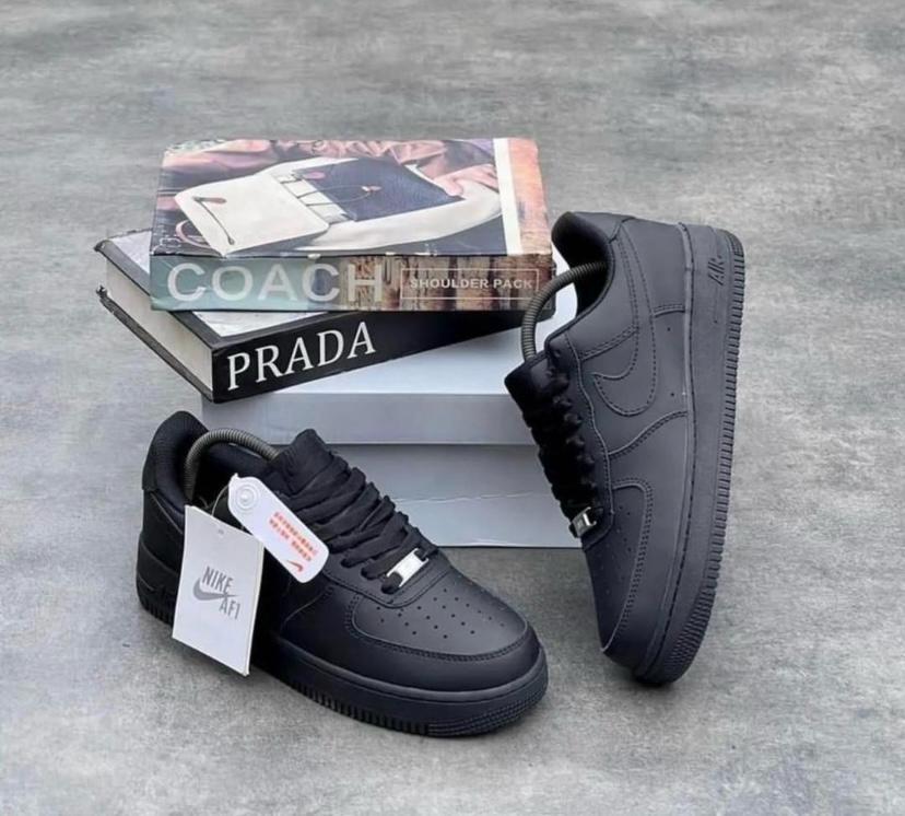 Nike Air Force 1 07 (Black)
